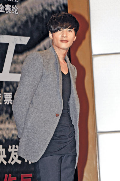 元斌夫婦登最長壽廣告代言人