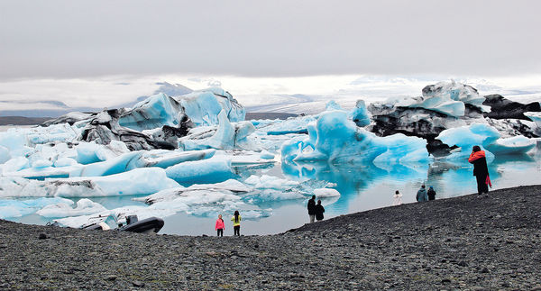 冰島夏之色 藍冰湖＋紫花海
