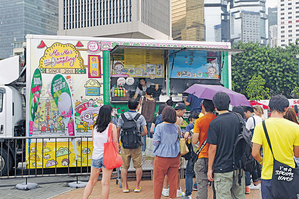 14美食車首同場 生意增1倍