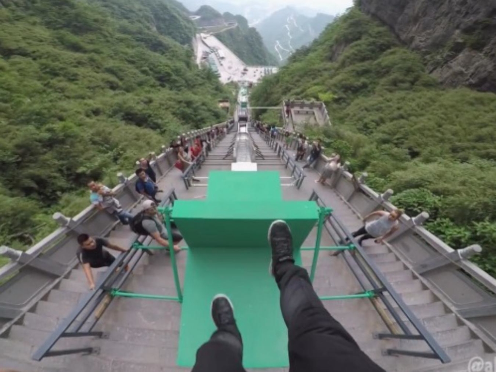 張家界天梯玩命跑酷 網民 天壇大佛可考慮舉辦 Ezone Hk 網絡生活 網絡熱話 D