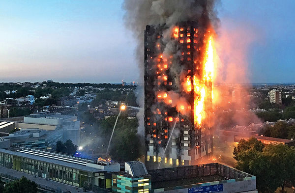 英住宅大樓沖天火 至少6死74傷