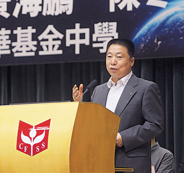 航天員訪中學 楊利偉籲以創意服務社會