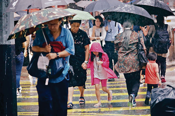 天氣惡劣 東京飛霜 港或打風