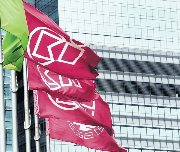 長和中期純利增7％ 未來增固定收入為投資目標