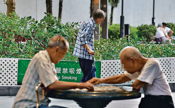 羅致光︰望有效識別隱蔽家庭