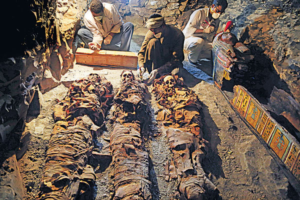 埃及3500年前古墓 金匠木乃伊出土