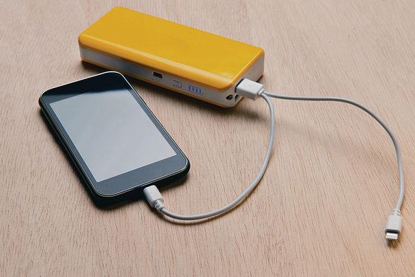 外置充電器品質參差 7款易燒着
