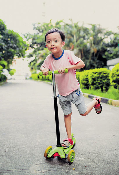 兒童滑板車 半數安全不及格 易致小孩受傷