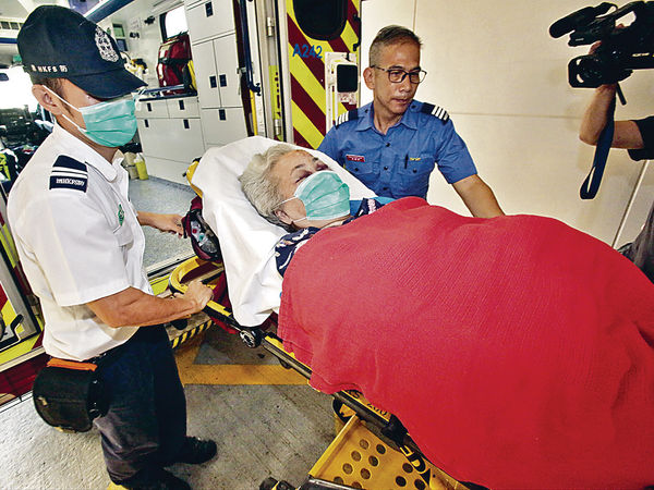 番禺旅行團車禍奪2命 傷者返港治療
