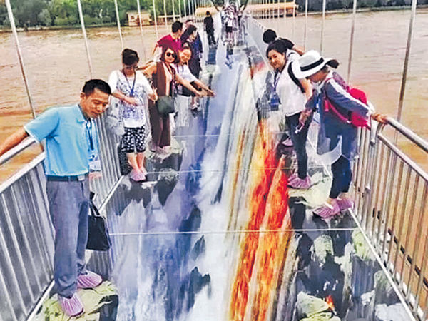 3D玻璃橋 黃河上另類刺激