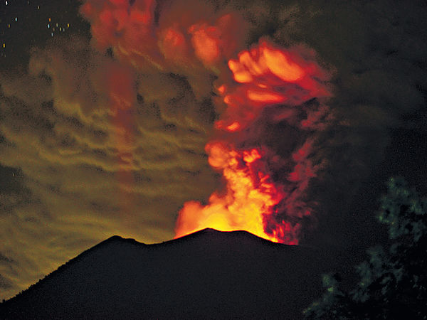 峇里火山危機未解 機場續關港團滯留