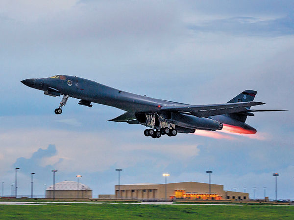 美B-1B參加軍演 模擬轟炸北韓
