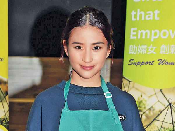 擔心舅母病情 超蓮聖誕留港陪家人