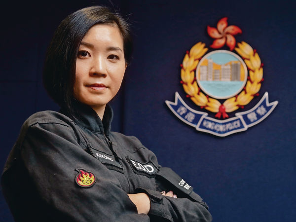 體能要求高 與時間競賽 女拆彈專家不讓鬚眉
