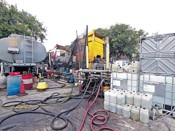 警消防聯手破非法油站 檢1.4萬升柴油