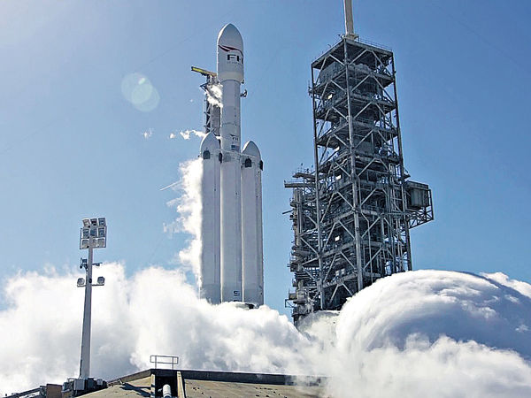 SpaceX試燃引擎 「最強力火箭」周內升空