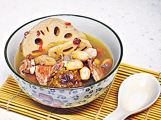 蓮藕杞子蓮子花生瘦肉湯