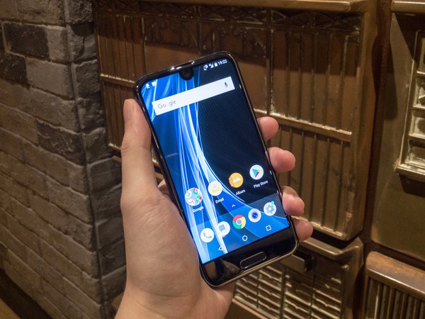 全屏细机 sharp aquos r compact 上手试
