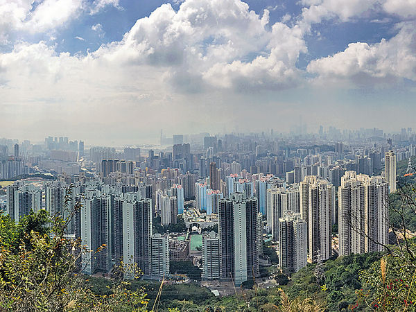 翻過六山頭 慈雲山走入西貢