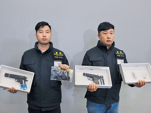撞閘歹徒露械阻追截 警拘情侶檢2氣槍
