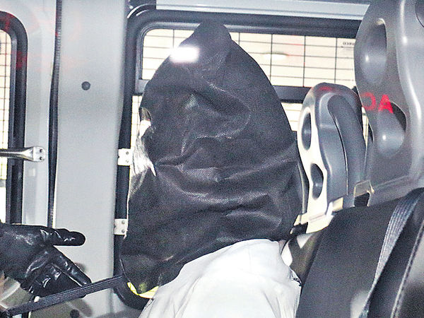 擊中2警 醉男搶警槍轟3響