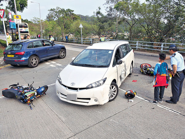 兩鐵騎士撼房車 一死一傷
