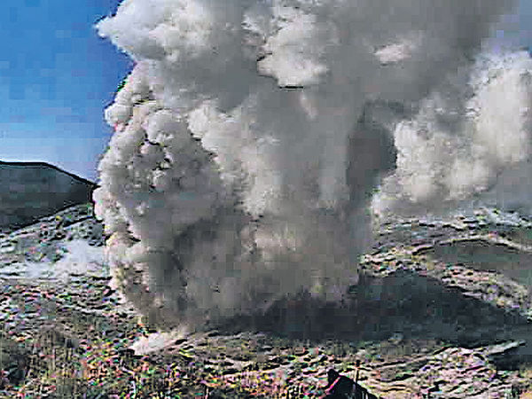 鹿兒島霧島火山再度噴發