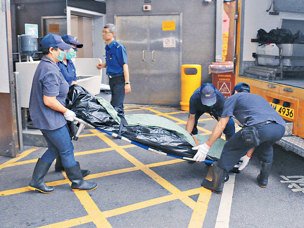 踩單車外賣男 被的士撞斃