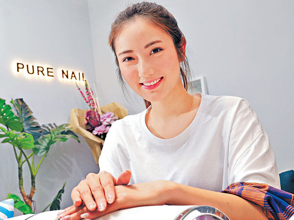 美女網紅趁青春掘金