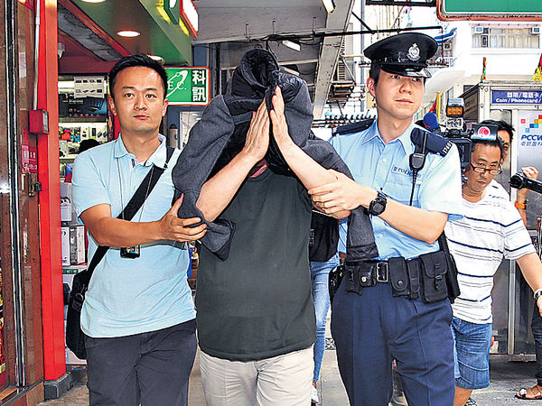 北角「奇術怪醫」 無牌行醫被捕