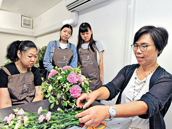 社企教插花 SEN年輕人建自信