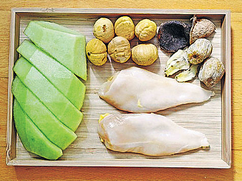 清熱養陰︰蜜瓜栗子雞湯