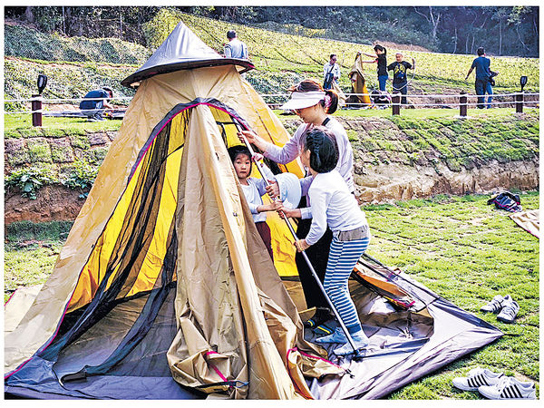 跑山嬉水 暑假樂在夏令營