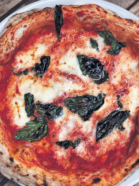 正宗拿玻里Pizza