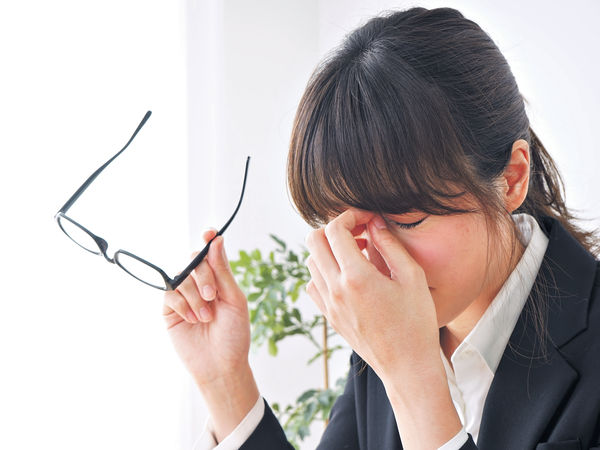 「眼乾、眼澀、眼矇–眼退化先兆 山桑子、葉黃素雙效護眼有法」