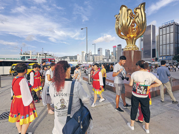 首半年訪港旅客人次 突破3000萬 創沙士後新高