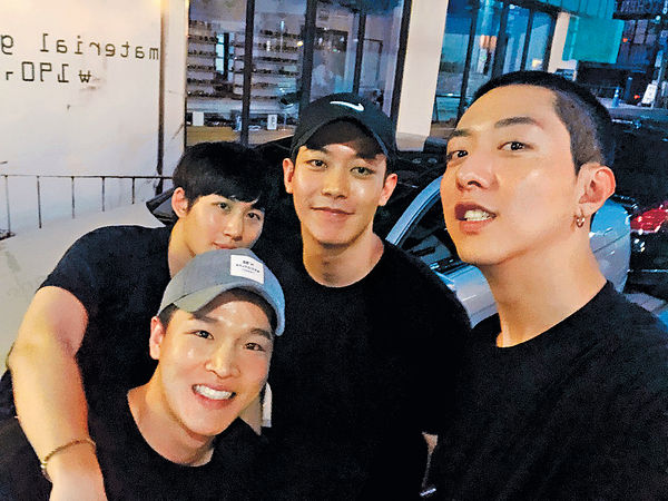 CNBLUE輪流入伍