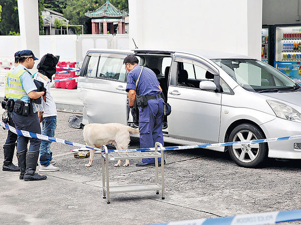 窮追13公里拘毒男 警檢霹靂可卡因