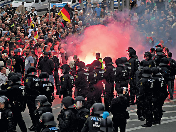 中東移民涉兇案 德極右示威爆衝突