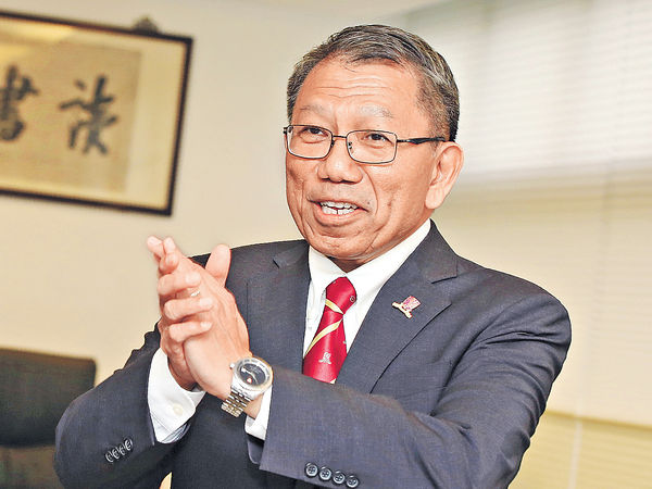 上任中大校長8個月 段崇智︰以柔制剛