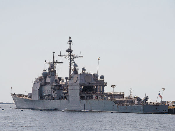 美2軍艦通過台海 中方批「故意挑釁」