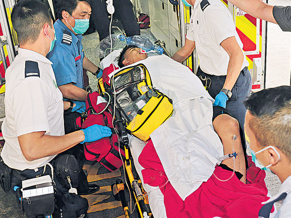 一號風球衝浪 25歲仔溺斃