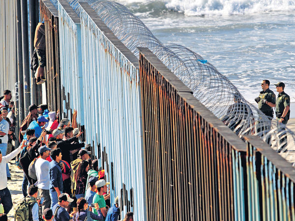 中美洲難民大軍 抵達美墨邊境