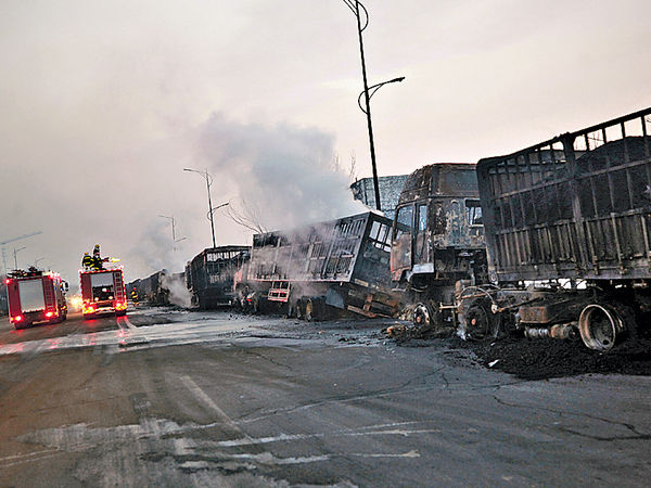 張家口危險品車爆炸 23死