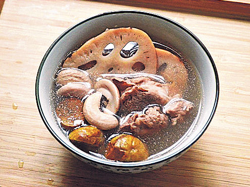 腰果蓮藕栗子排骨湯