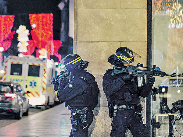 掃射聖誕市集14死傷 法國恐襲槍手在逃