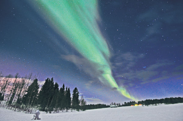芬蘭小鎮列維 冰湖上觀極光