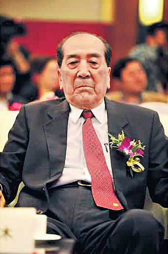 袁木八寶山舉殯 領導人致送花圈