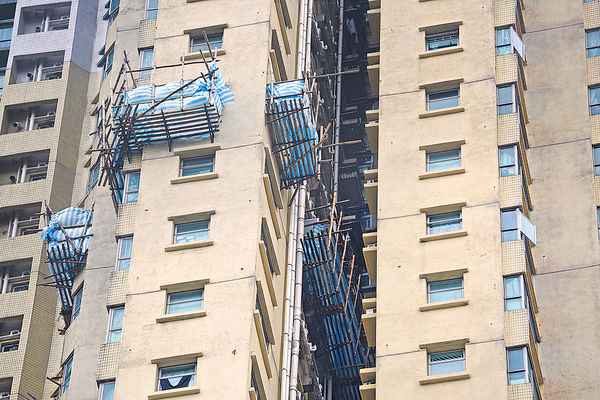 疑棚架工作未扣安全帶 裝修工墮斃