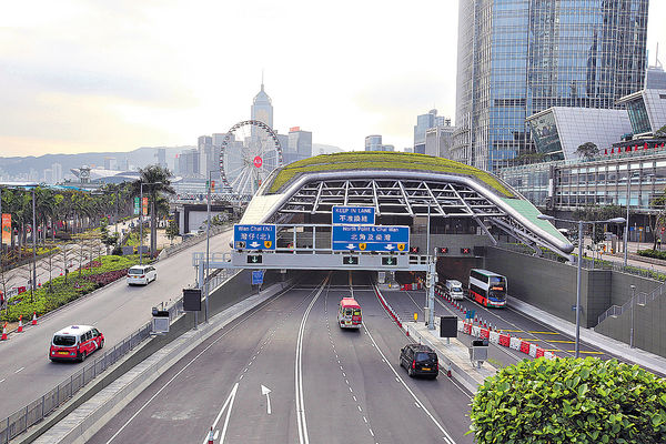 中環灣仔繞道加交通指示 紓緩擠塞